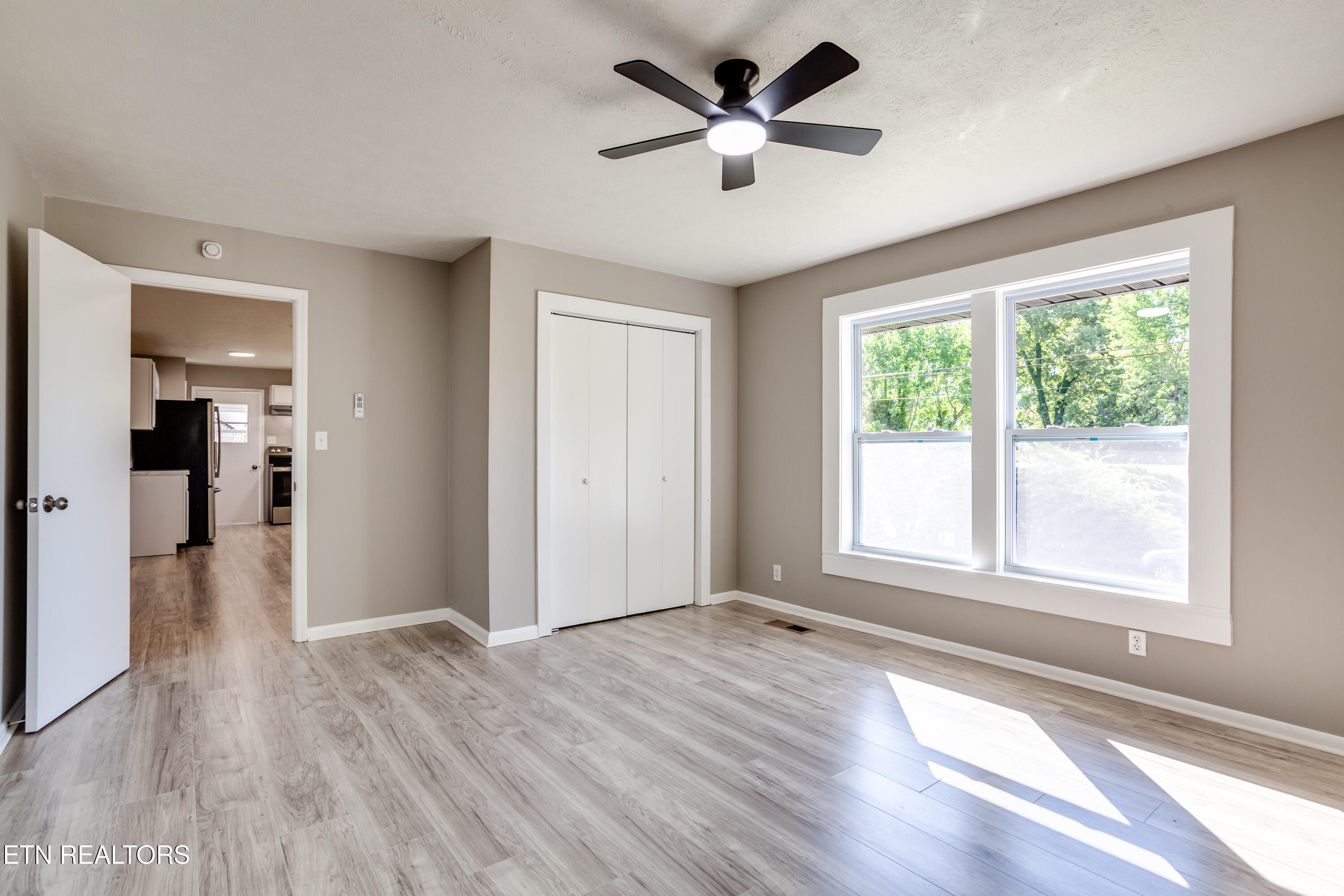 114 West Maiden Lane Oak Ridge, TN 37830 - Photo 19 of 38 024260421-1-114WMaidenLnOakridgeTn-SMALL