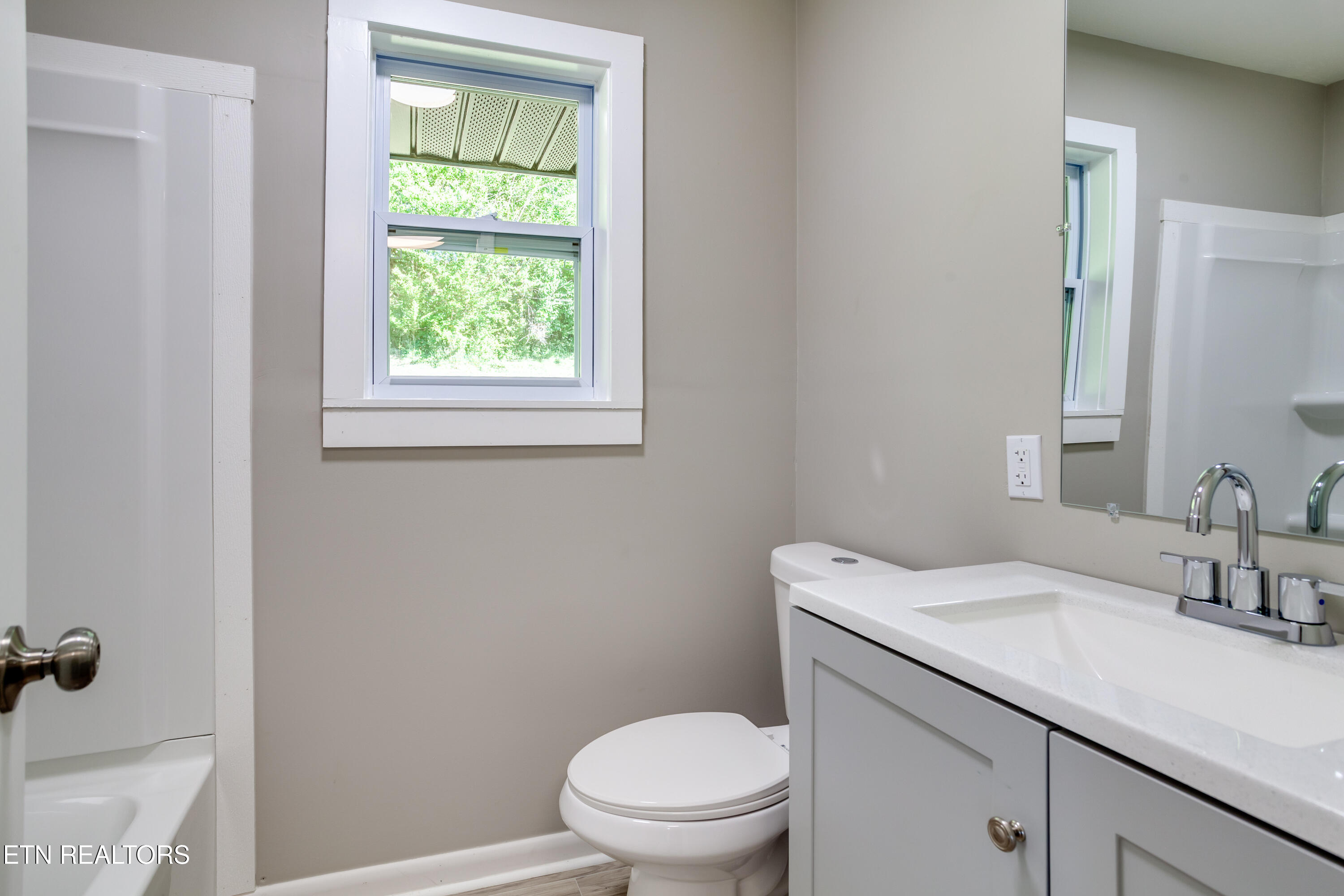 114 West Maiden Lane Oak Ridge, TN 37830 - Photo 22 of 38 028260421-1-114WMaidenLnOakridgeTn-SMALL