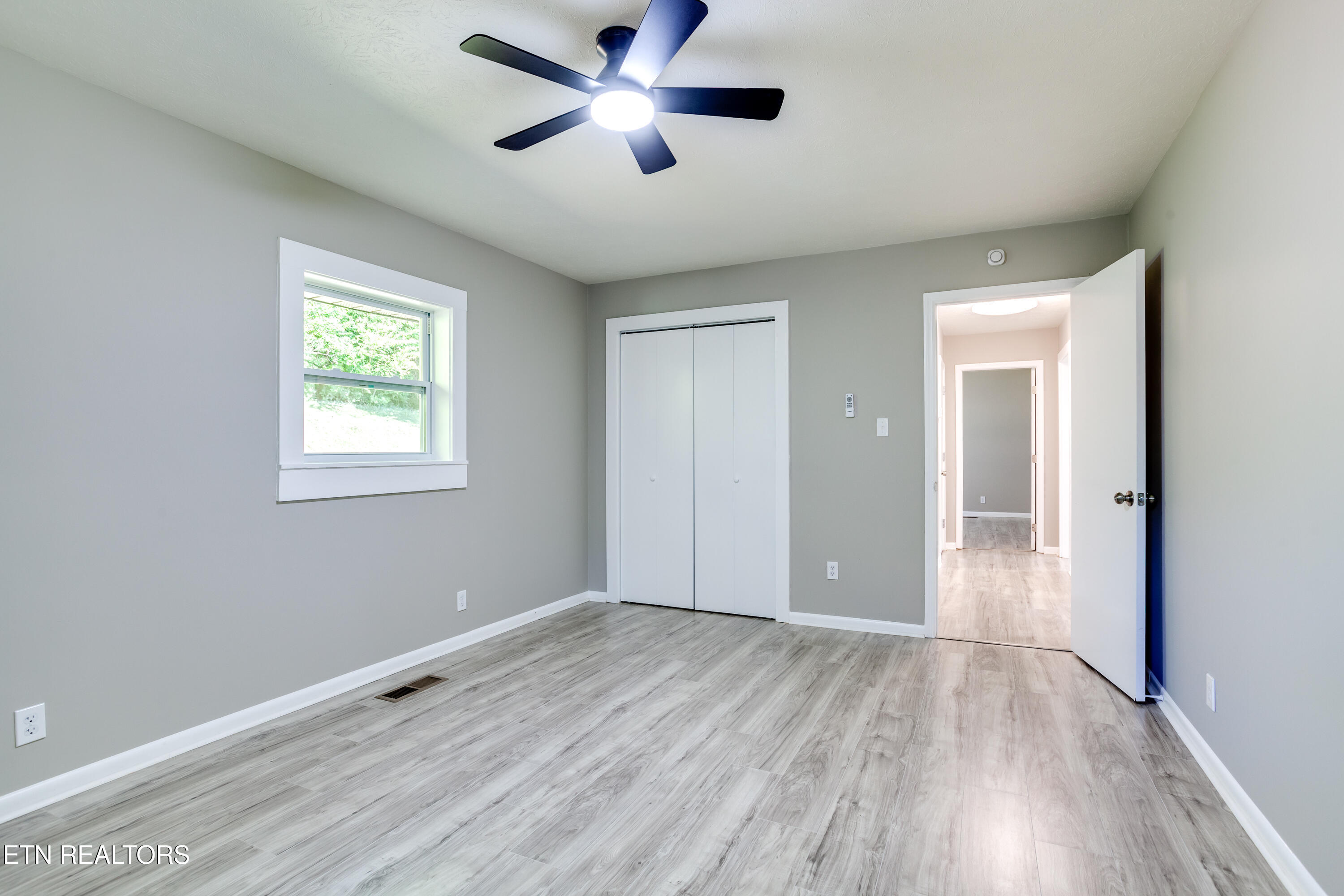 114 West Maiden Lane Oak Ridge, TN 37830 - Photo 37 of 38 026260421-1-114WMaidenLnOakridgeTn-SMALL