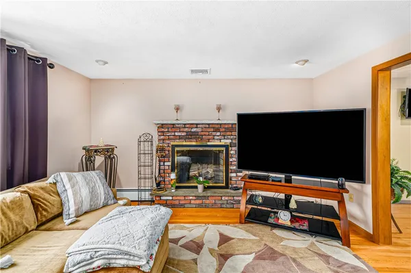 $649,900 | 21 Hampton Avenue, Warwick, RI 02889