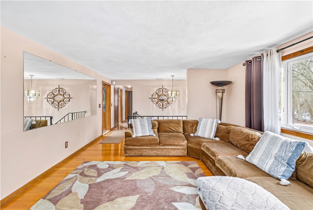 21 Hampton Avenue Warwick, RI 02889 - Photo 12 of 42