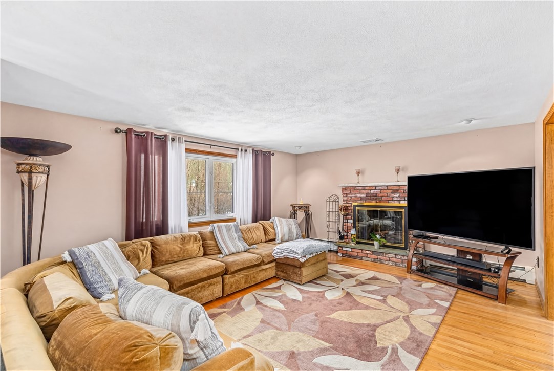 21 Hampton Avenue Warwick, RI 02889 - Photo 13 of 42