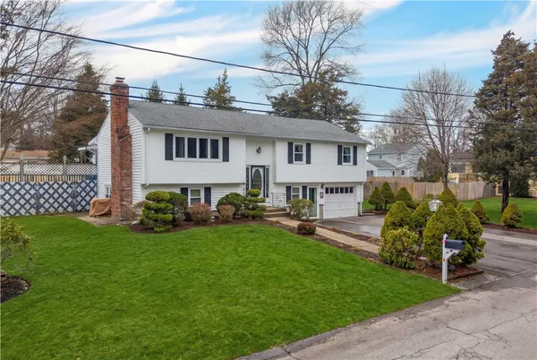$649,900 | 21 Hampton Avenue, Warwick, RI 02889