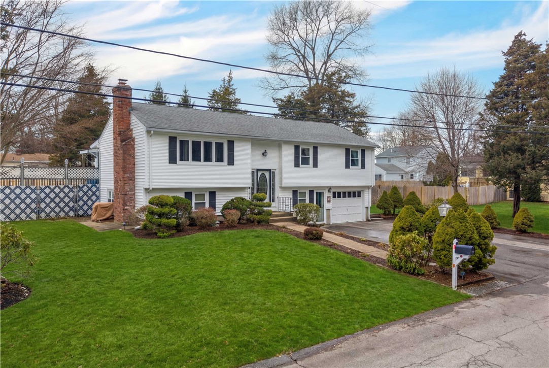 21 Hampton Avenue Warwick, RI 02889 - Photo 2 of 42