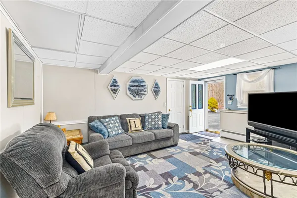 $649,900 | 21 Hampton Avenue, Warwick, RI 02889