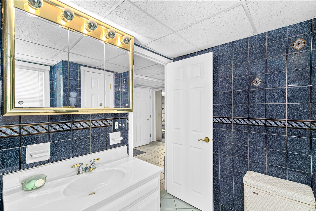 21 Hampton Avenue Warwick, RI 02889 - Photo 30 of 42