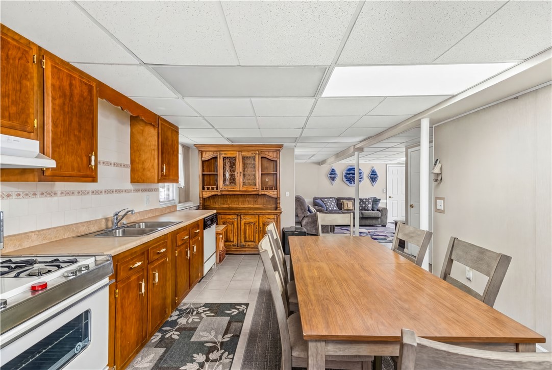 21 Hampton Avenue Warwick, RI 02889 - Photo 31 of 42