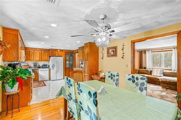 $649,900 | 21 Hampton Avenue, Warwick, RI 02889