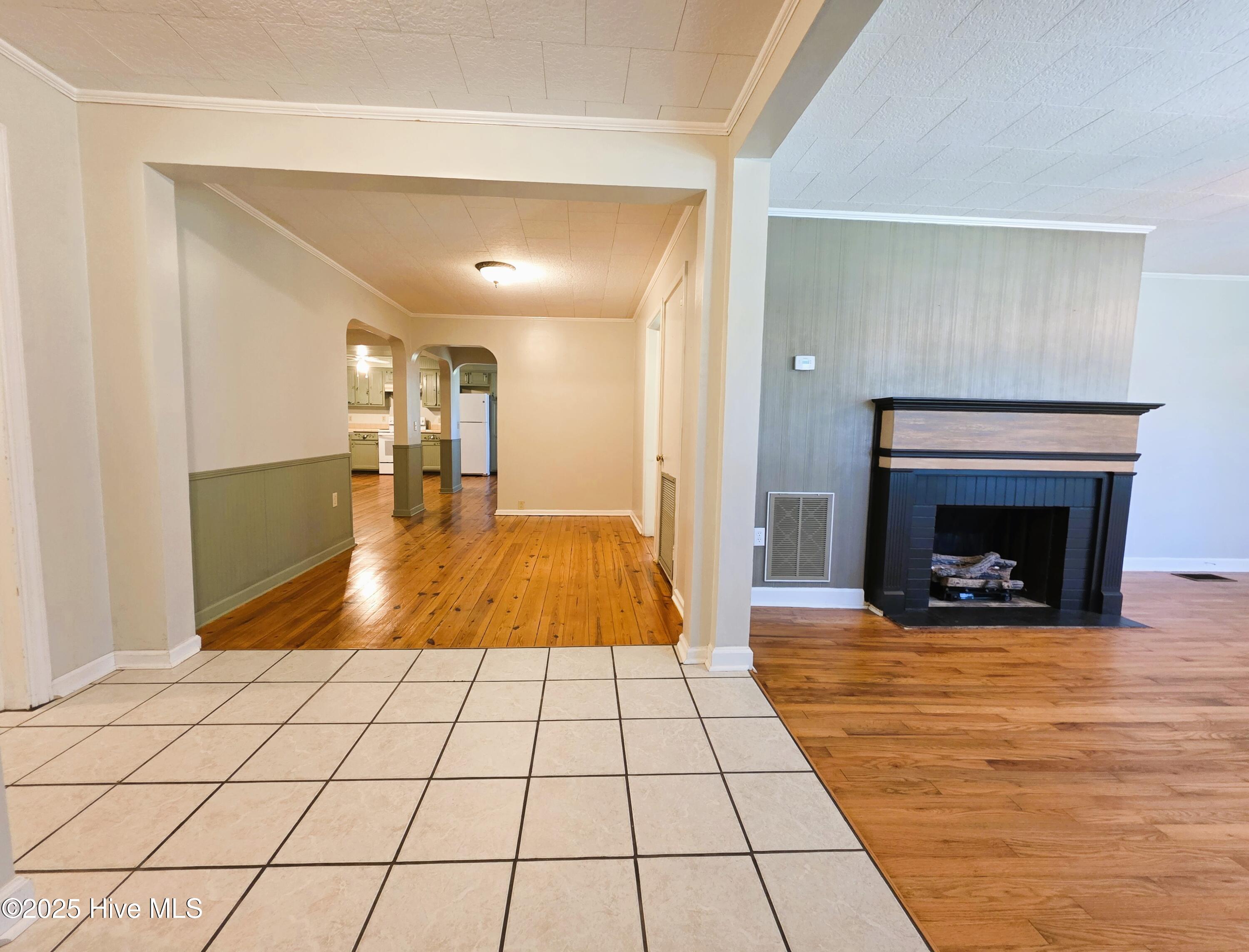 1700 Green Springs Road New Bern, NC 28560 - Photo 4 of 42 Foyer