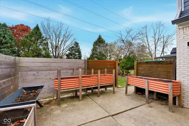 $650,000 | 1479 Beaconfield Court, Carmel, IN 46033