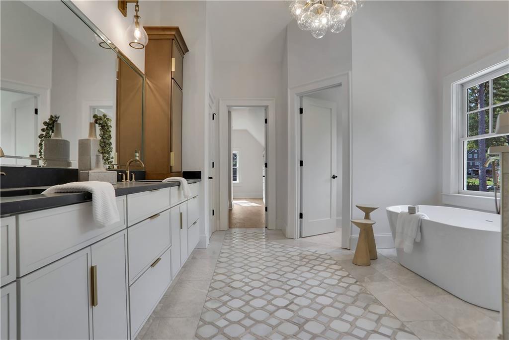 1661 Oak Grove Road Decatur, GA 30033 - Photo 21 of 44