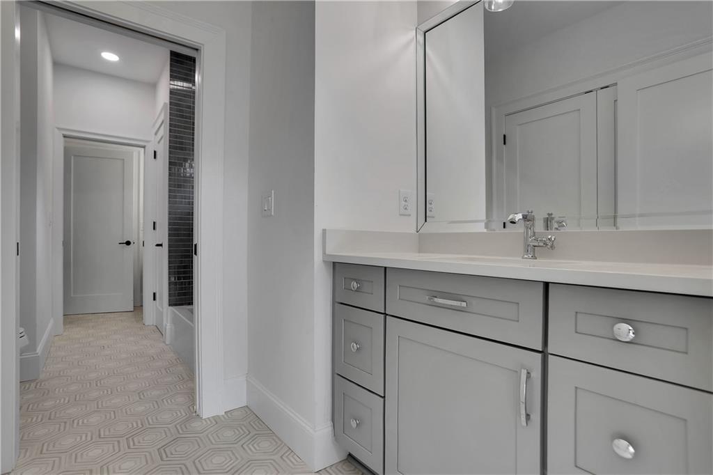 1661 Oak Grove Road Decatur, GA 30033 - Photo 34 of 44