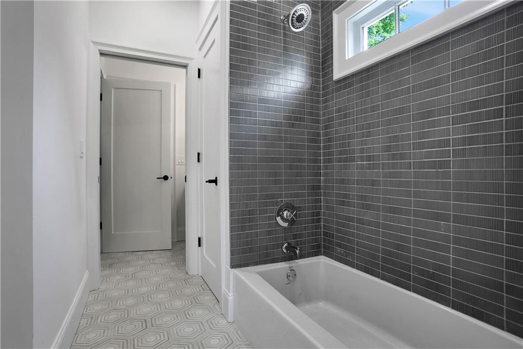 1661 Oak Grove Road Decatur, GA 30033 - Photo 35 of 44