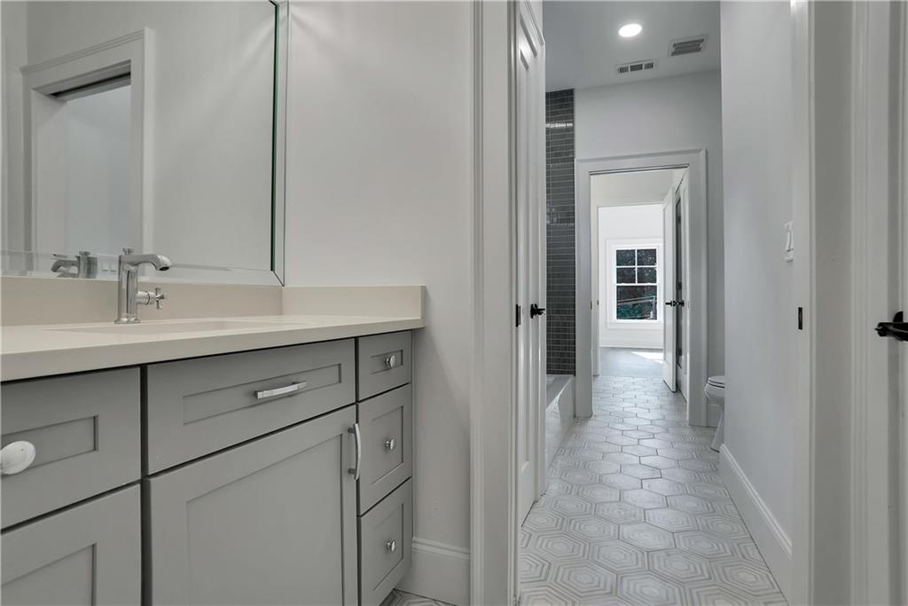 1661 Oak Grove Road Decatur, GA 30033 - Photo 37 of 44