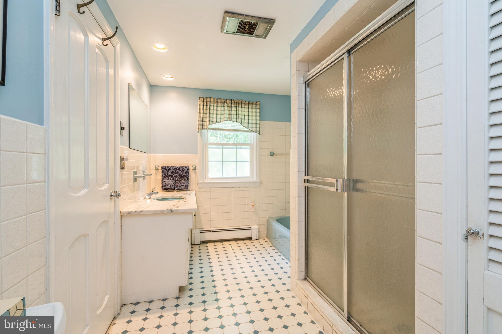 4 Sommers Road Ewing, NJ 08638 - Photo 25 of 30 Bath opens to both Bedroom 3 and Office