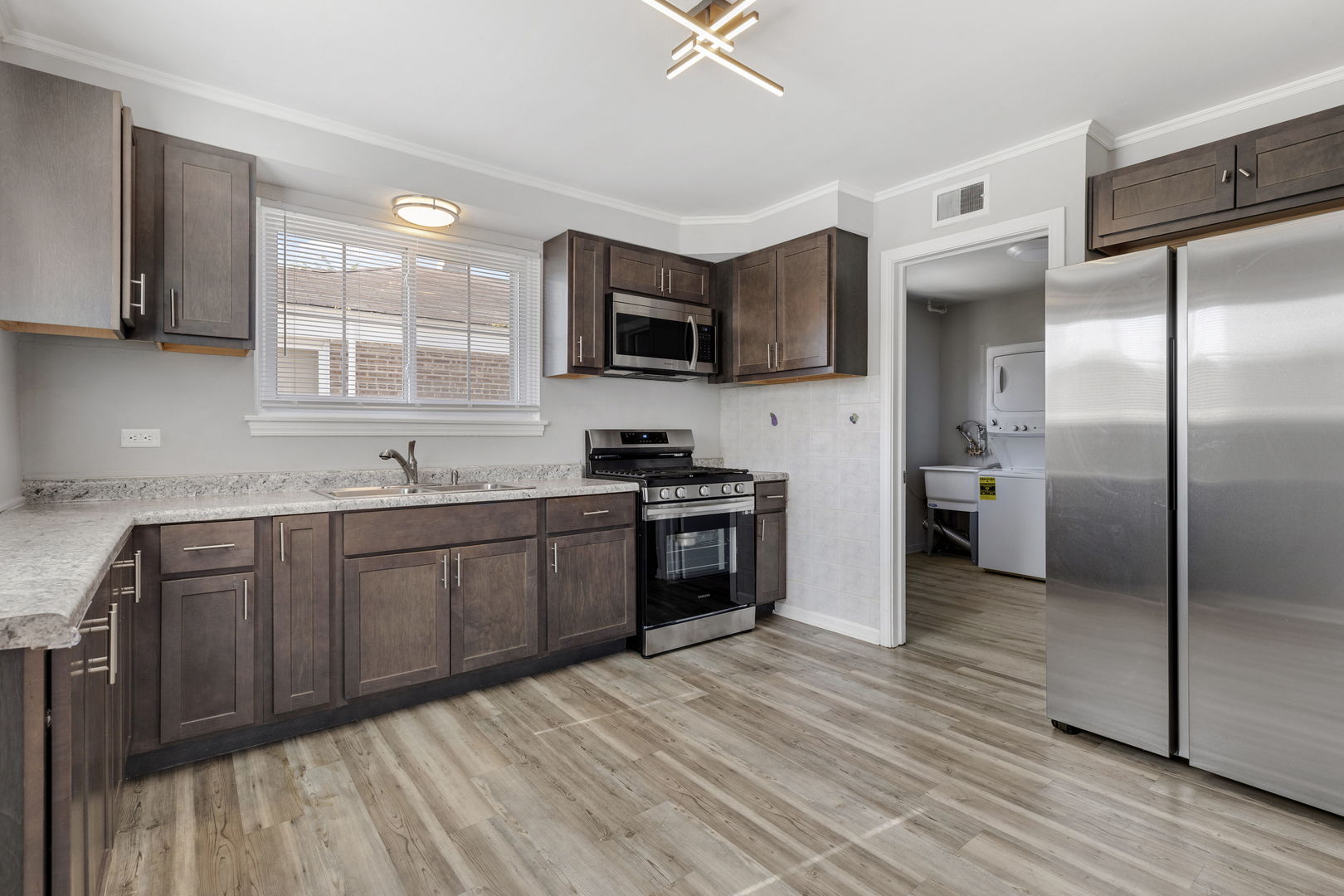 12804 South Racine Avenue Chicago, IL 60827 - Photo 6 of 17