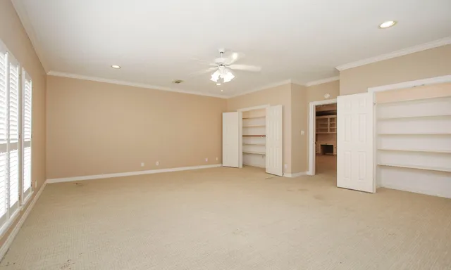 $925,000 | 8 Epernay Place, Jersey Village, TX 77040