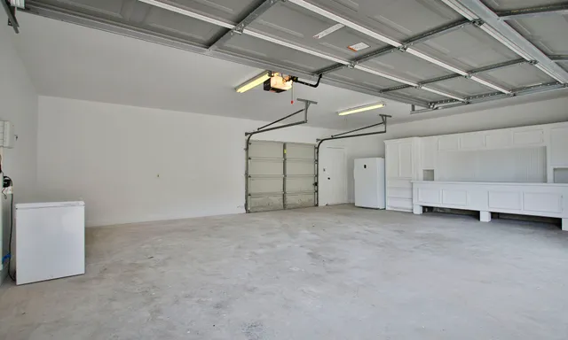 $925,000 | 8 Epernay Place, Jersey Village, TX 77040