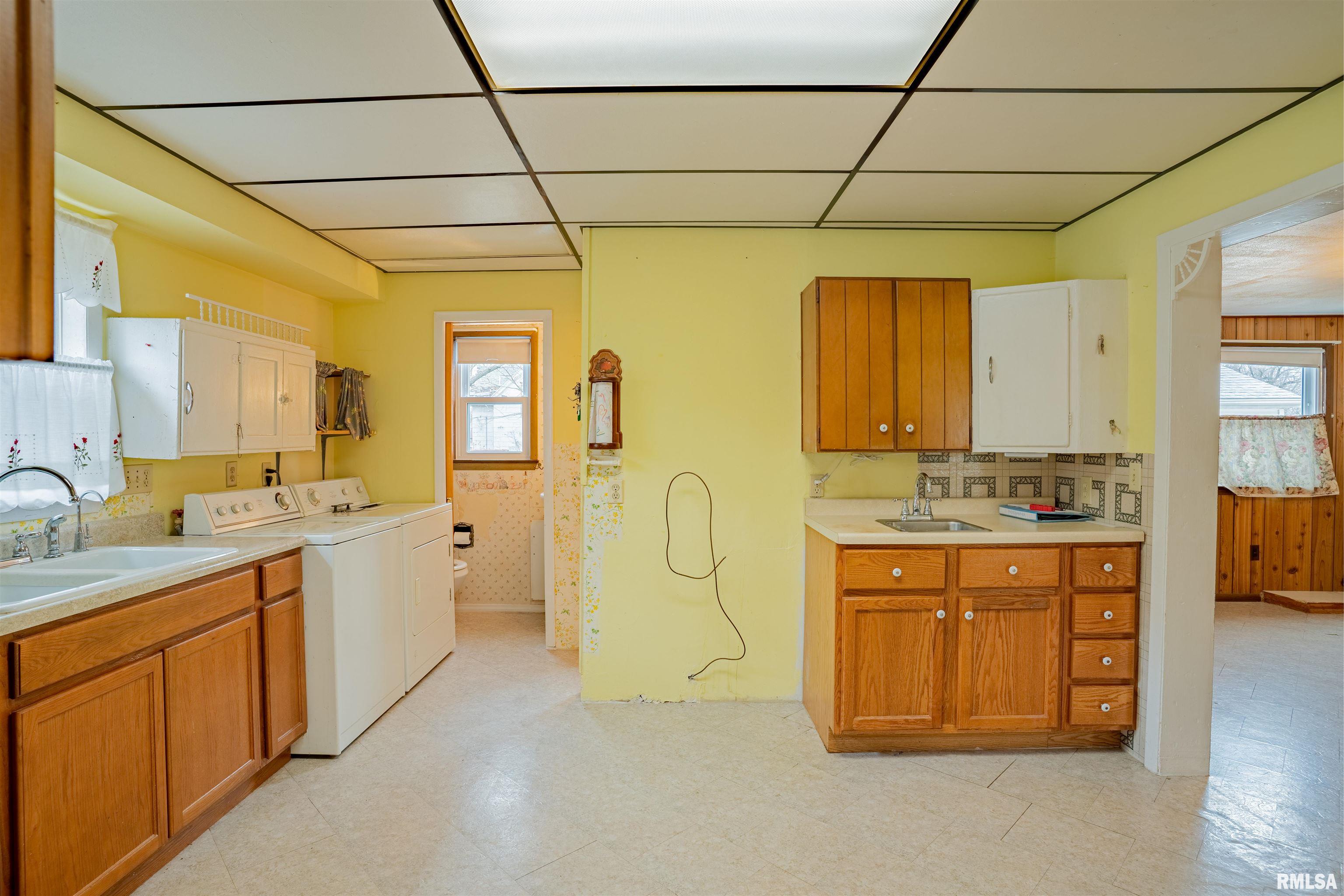 819 State Street Pekin, IL 61554 - Photo 8 of 32