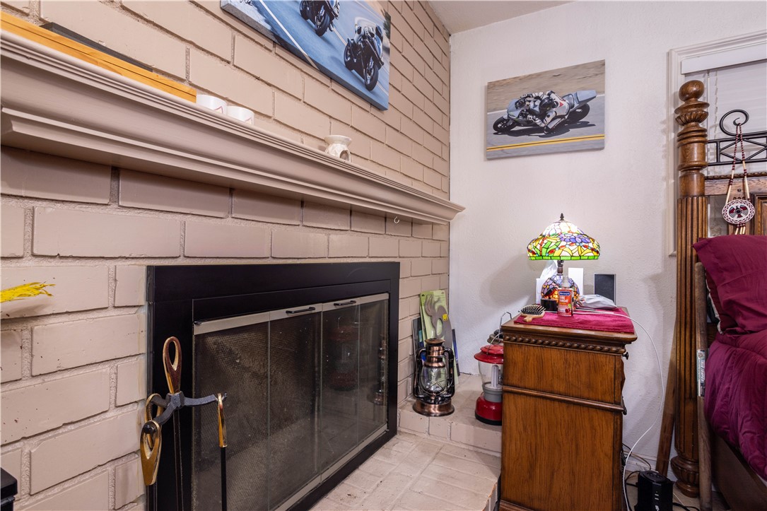 7414 Quartz Avenue Winnetka, CA 91306 - Photo 18 of 42 a kitchen with a refrigerator and a stove