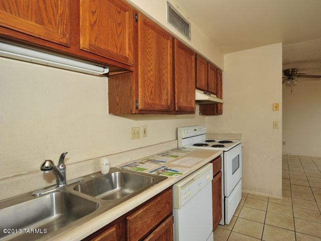 1043 East Halcyon Road, Unit 16 Tucson, AZ 85719 - Photo 10 of 21