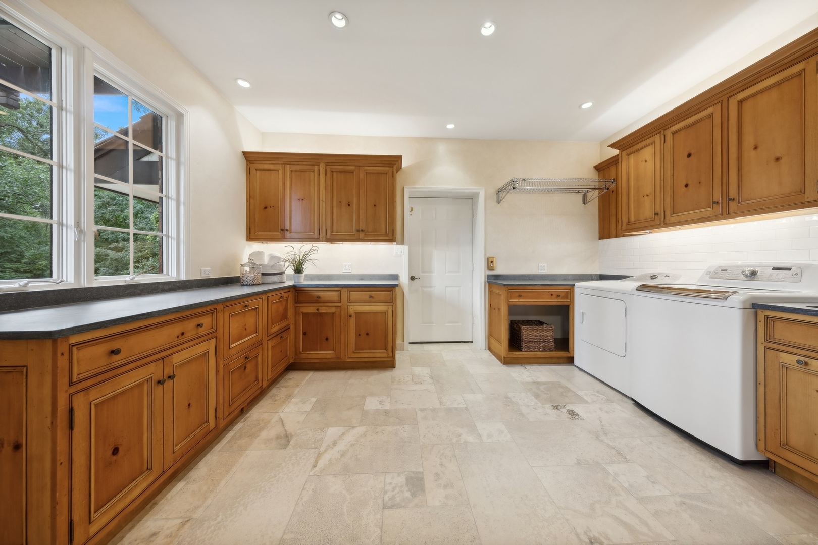 9S175 Drew Avenue Burr Ridge, IL 60527 - Photo 17 of 53 Gallery Image 17