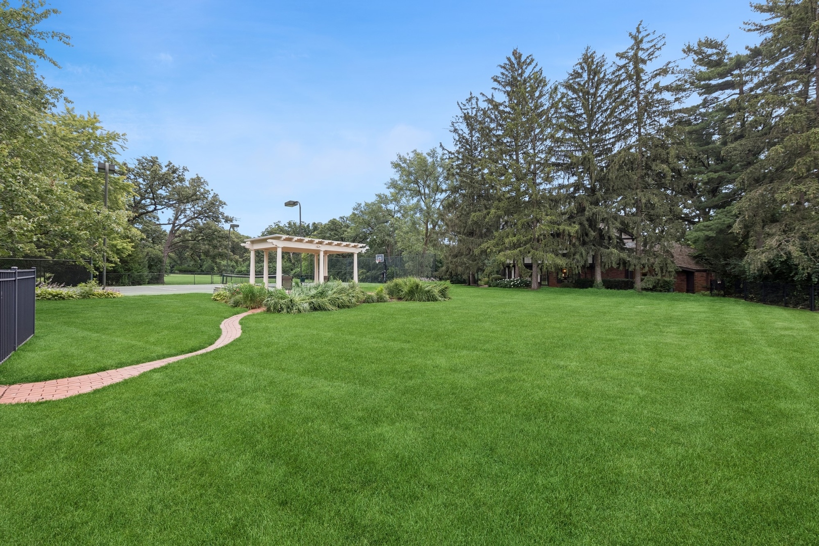 9S175 Drew Avenue Burr Ridge, IL 60527 - Photo 42 of 53 Gallery Image 42