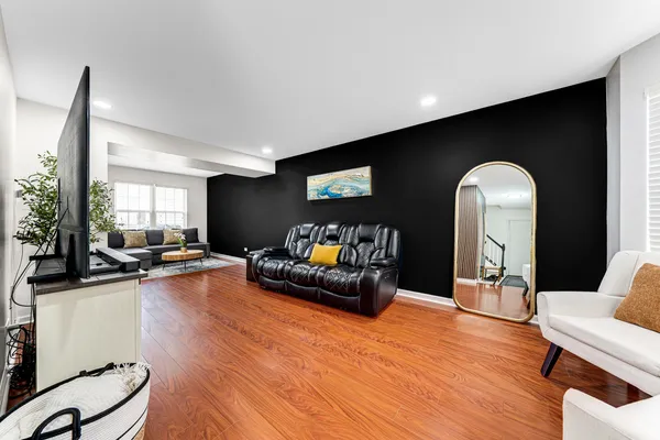 $320,000 | 1165 Blackburn Drive, Grayslake, IL 60030