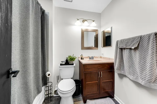 $320,000 | 1165 Blackburn Drive, Grayslake, IL 60030