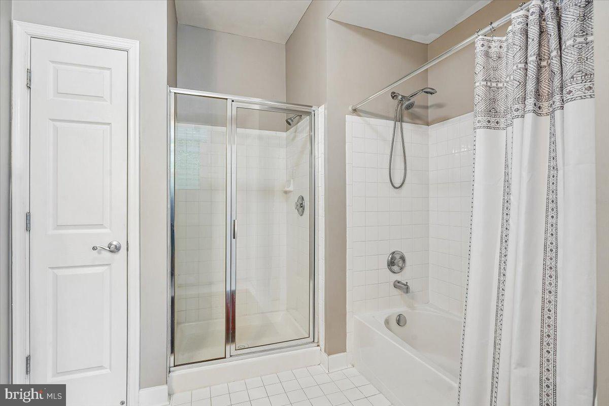 13806 Breezy Ridge Way Woodbridge, VA 22191 - Photo 26 of 42 Master Bathroom