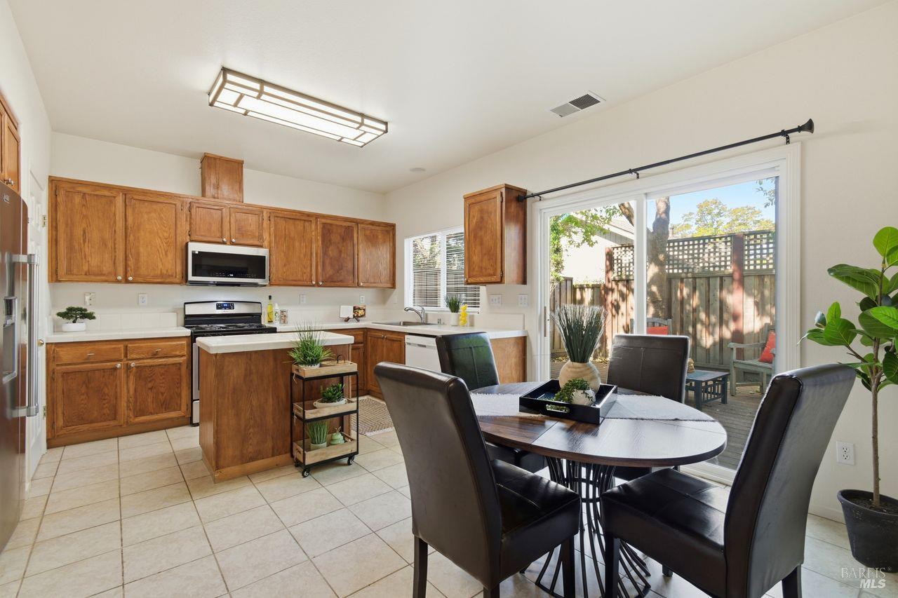1439 Grey Hawk Way Santa Rosa, CA 95409 - Photo 18 of 37