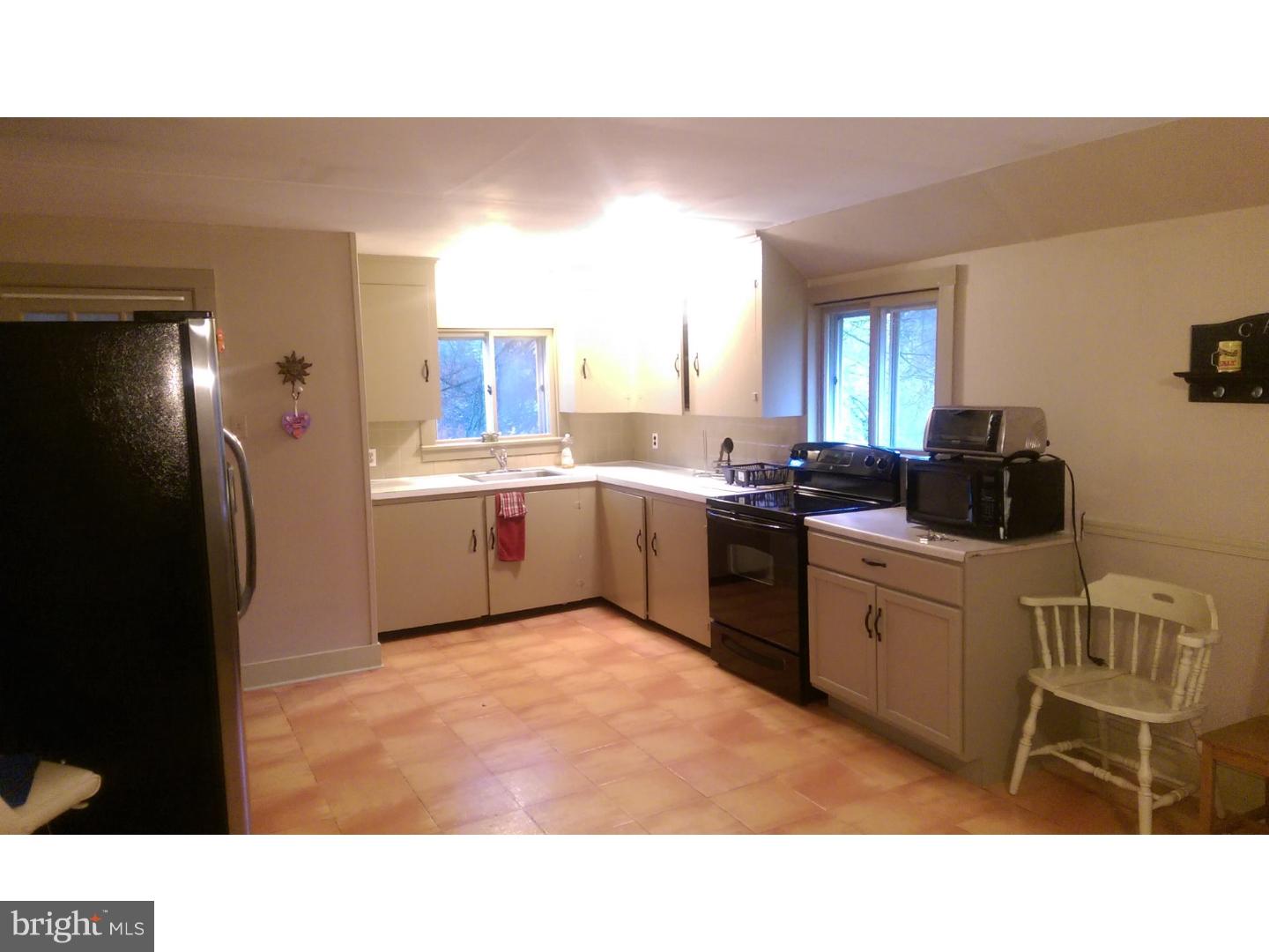43 St Leonards Road Holland, PA 18966 - Photo 2 of 9