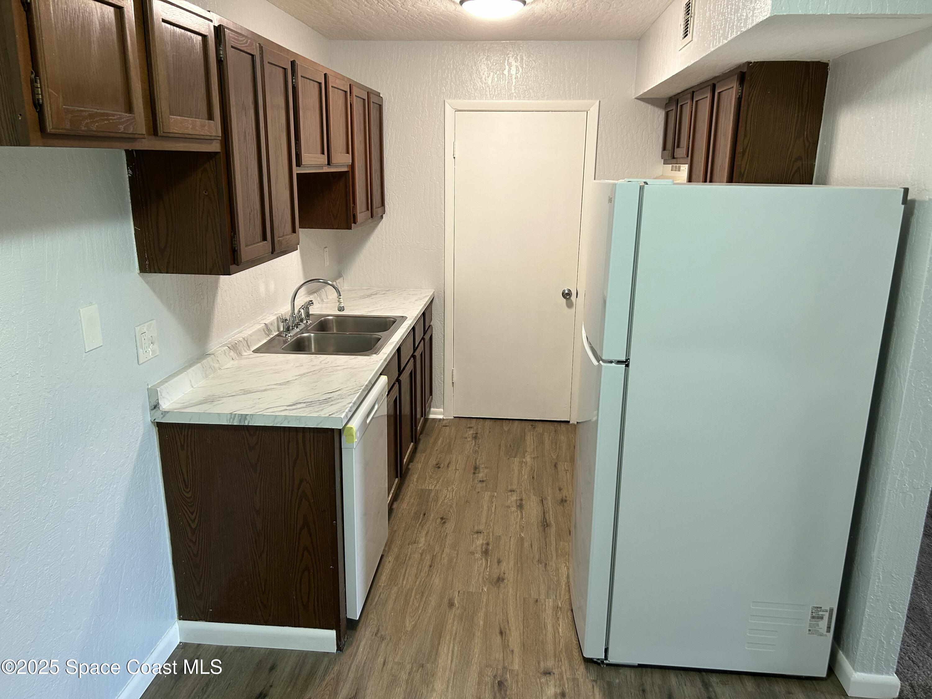 2101 Forest Knoll Drive Northeast, Unit 1206 Palm Bay, FL 32905 - Photo 6 of 18 01DFFAAA-B24B-4634-96CA-5D2CF894BE37