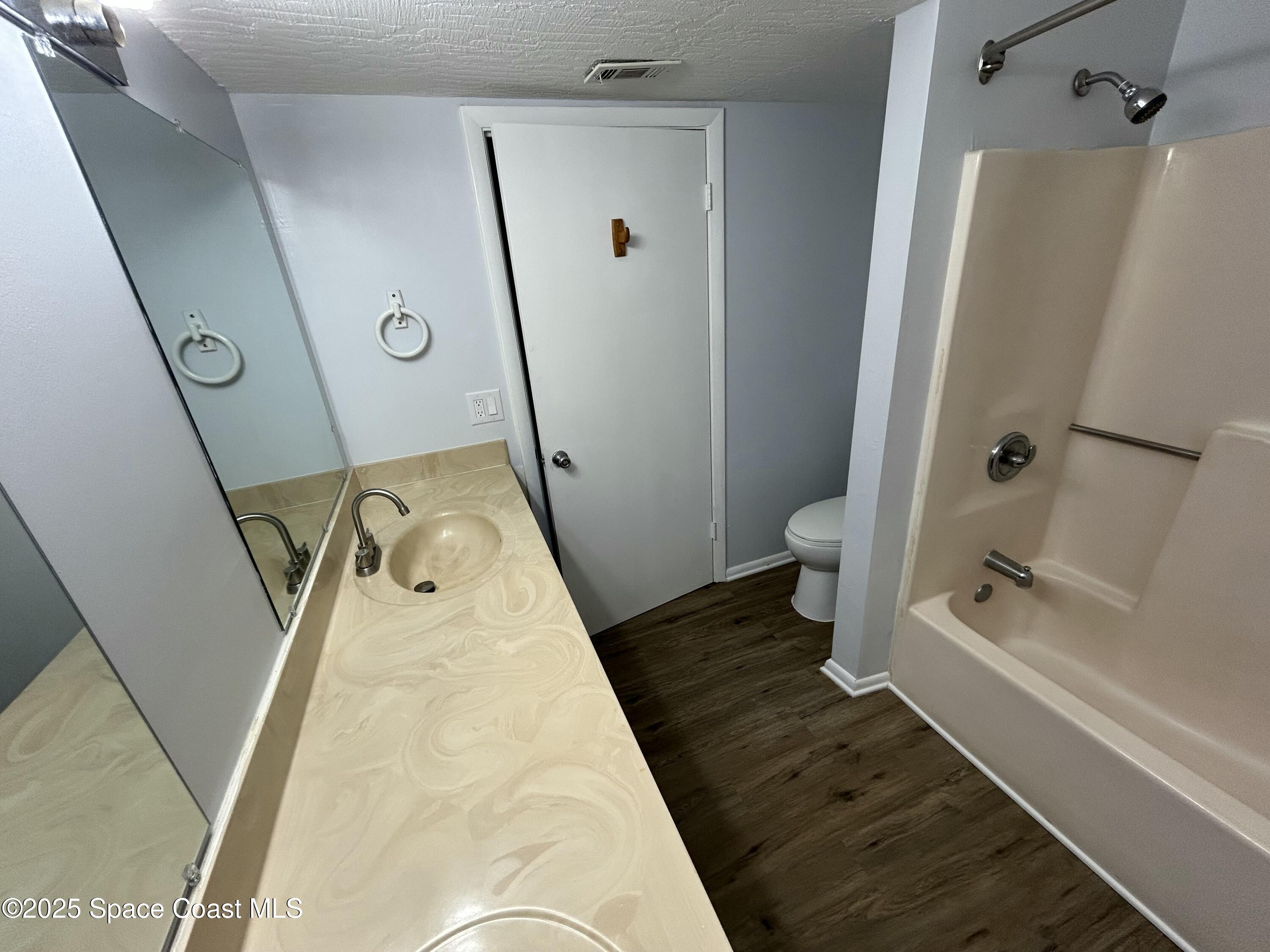 2101 Forest Knoll Drive Northeast, Unit 1206 Palm Bay, FL 32905 - Photo 10 of 18 8F1C270C-ECD2-44D9-AF43-4952F2F87457