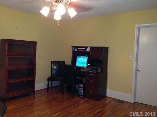 217 Thornburg Road Dallas, NC 28034 - Photo 10 of 16 Gallery Image 10