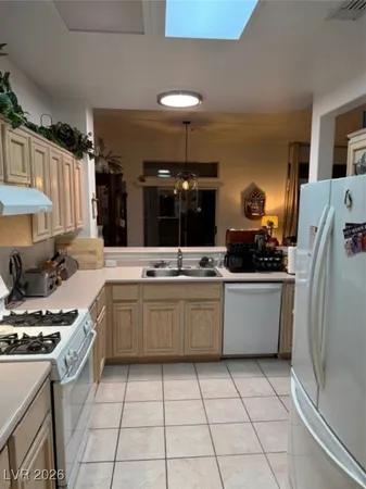 $2,350 | 10527 Mission Lakes Avenue, Las Vegas, NV 89134