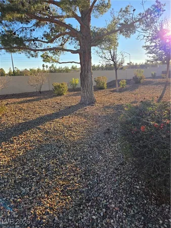 $2,350 | 10527 Mission Lakes Avenue, Las Vegas, NV 89134