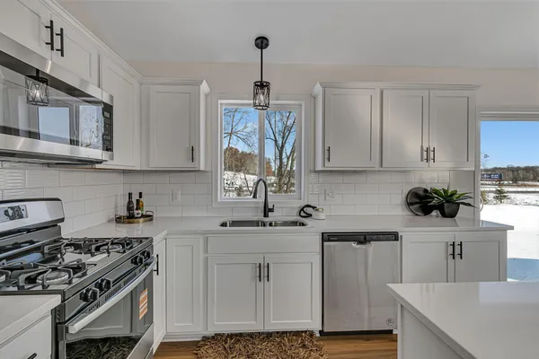 $409,900 | 31146 Terra Vista Lane, Rockville, MN 56301