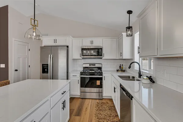 $409,900 | 31146 Terra Vista Lane, Rockville, MN 56301