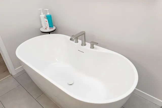 $695,000 | 7485 15th Street South, Fargo, ND 58104