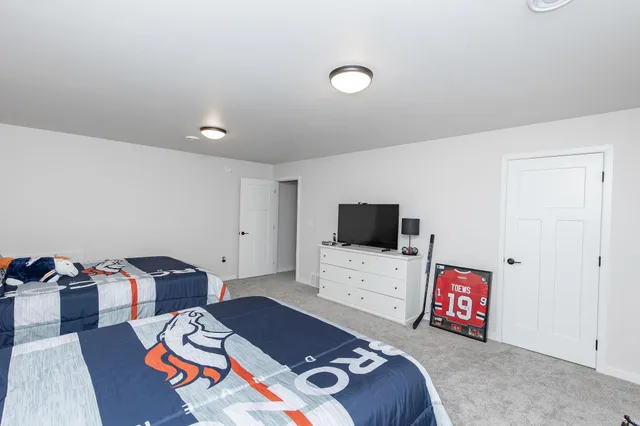 $695,000 | 7485 15th Street South, Fargo, ND 58104