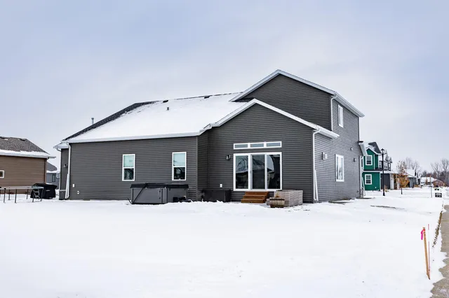 $695,000 | 7485 15th Street South, Fargo, ND 58104