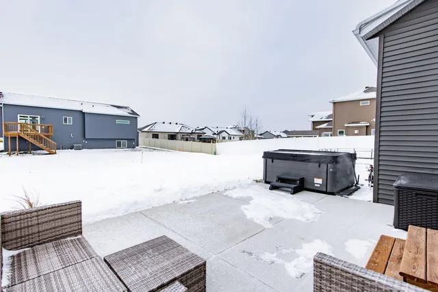 $695,000 | 7485 15th Street South, Fargo, ND 58104