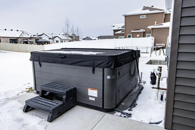 $695,000 | 7485 15th Street South, Fargo, ND 58104