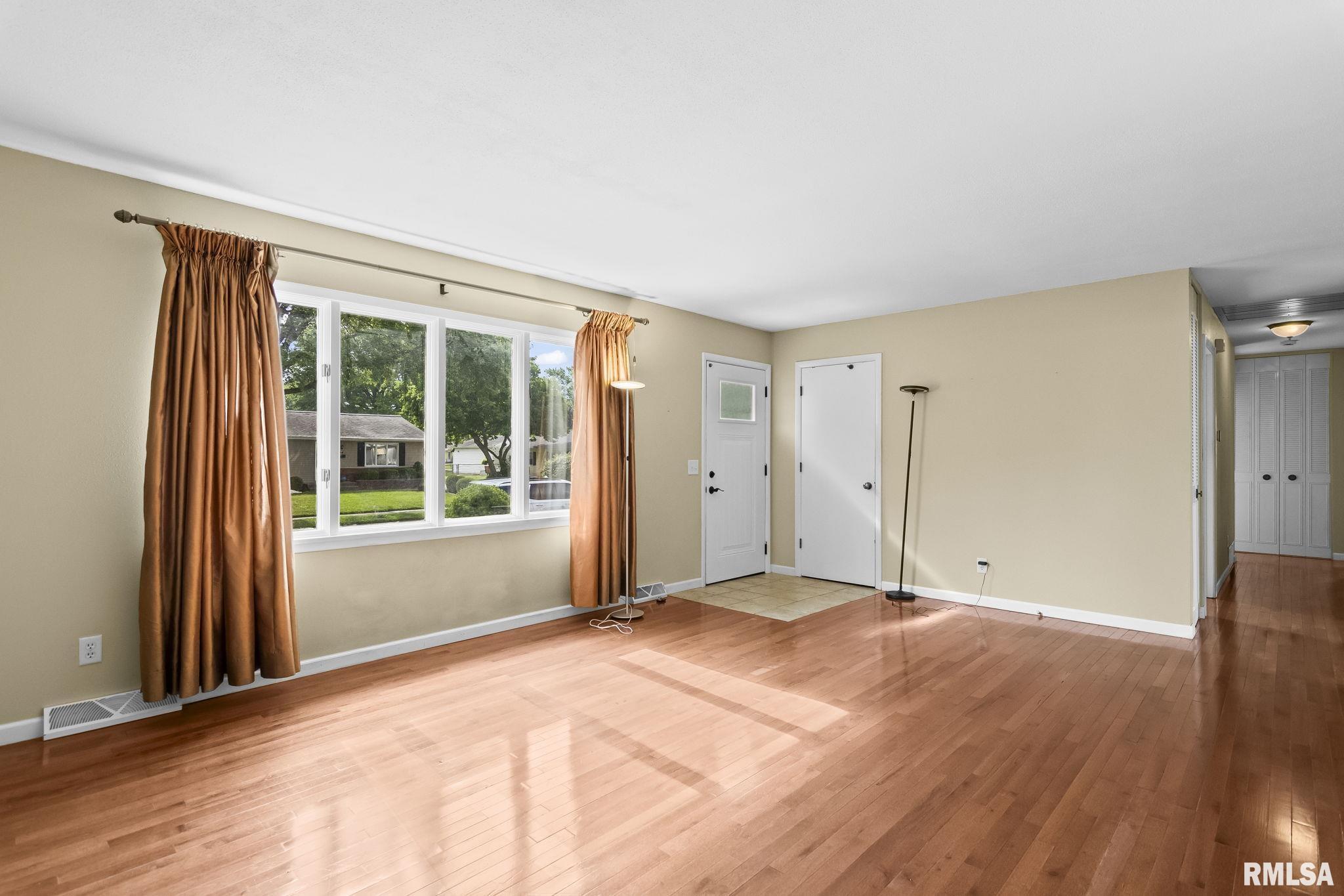 79 Locksley Lane Springfield, IL 62704 - Photo 5 of 39