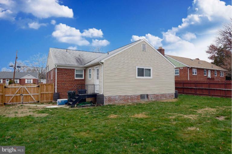 6023 Craig Street Springfield, VA 22150 - Photo 23 of 27 a view of backyard of the house
