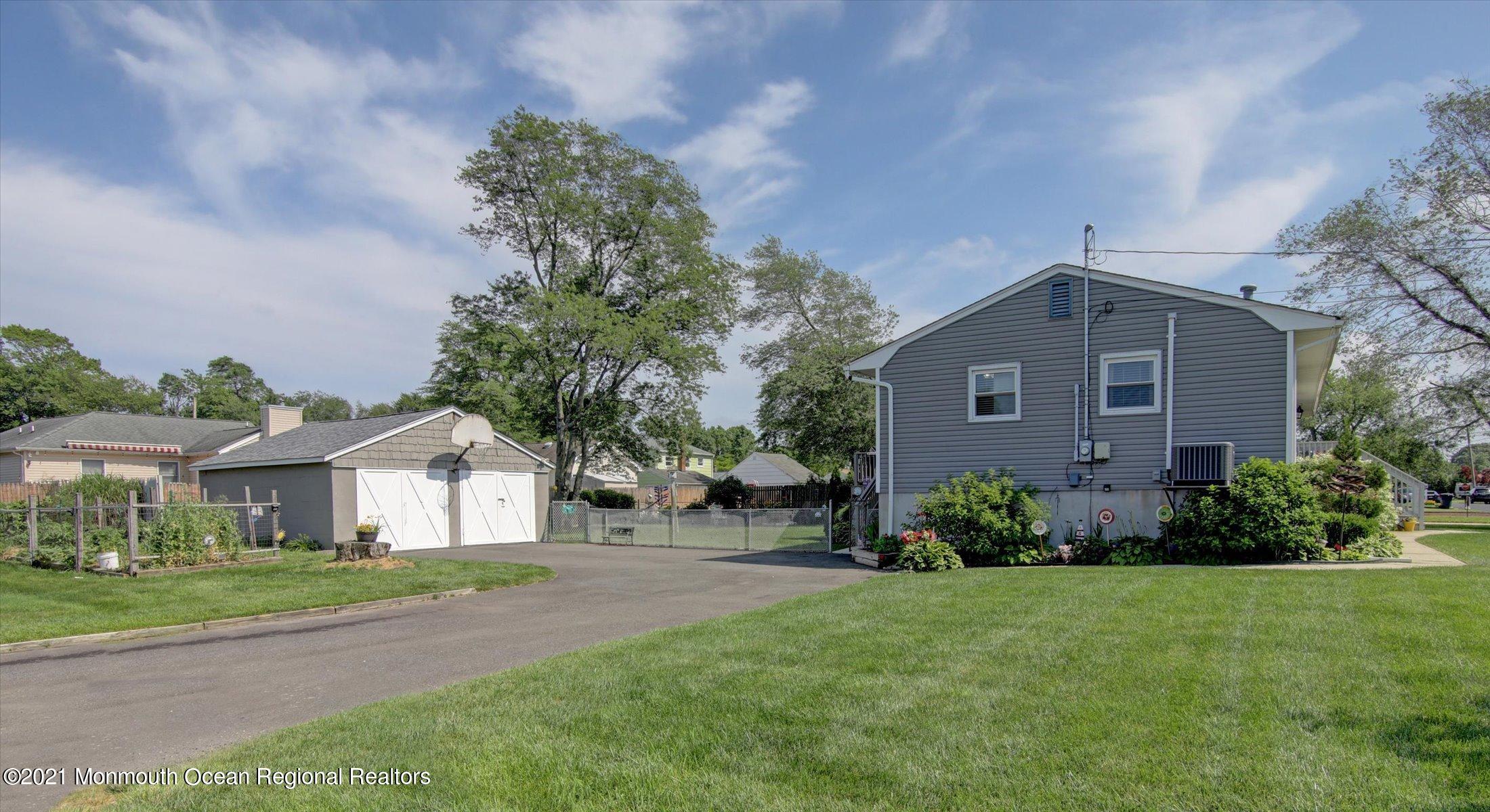 565 George Road Toms River, NJ 08753 - Photo 24 of 32 23-Sideyard