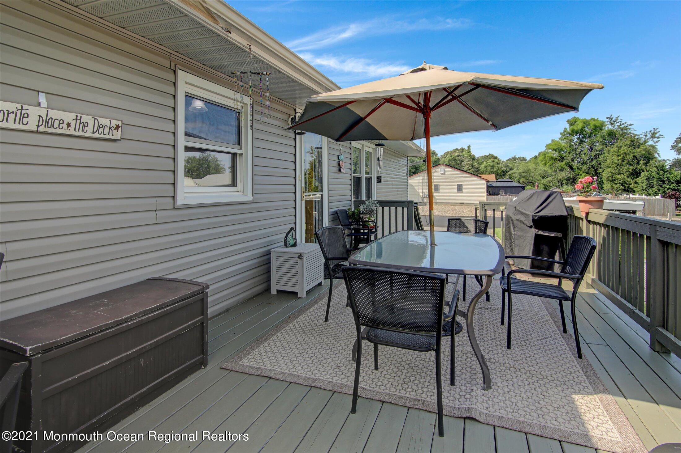 565 George Road Toms River, NJ 08753 - Photo 30 of 32 29-Deck