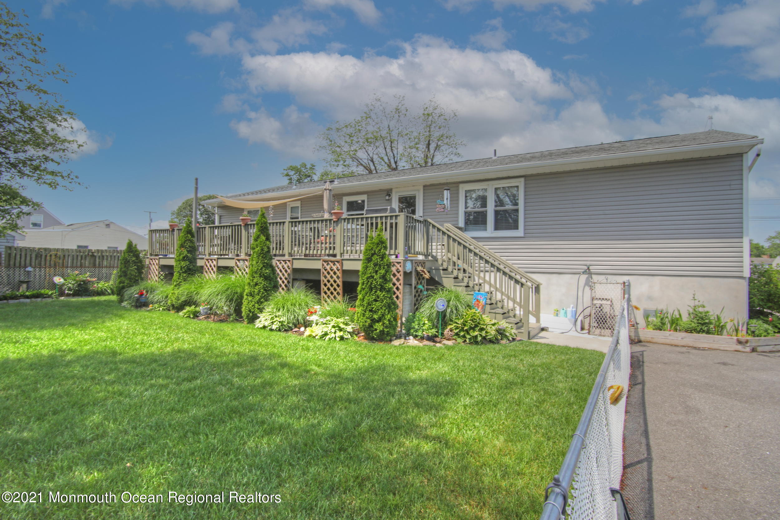 565 George Road Toms River, NJ 08753 - Photo 4 of 32 Back of house