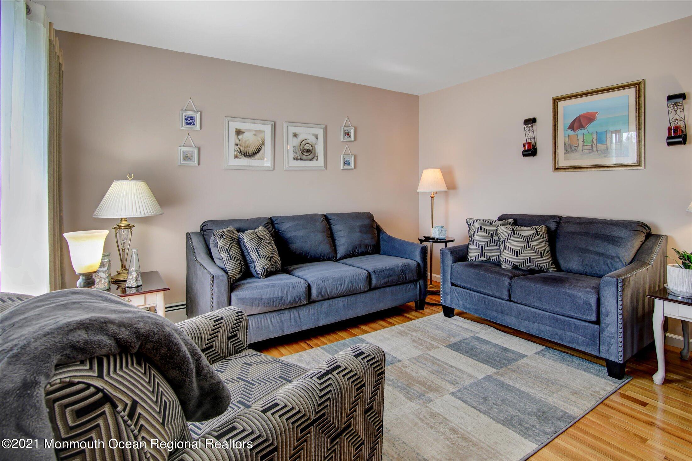 565 George Road Toms River, NJ 08753 - Photo 6 of 32 05-Living